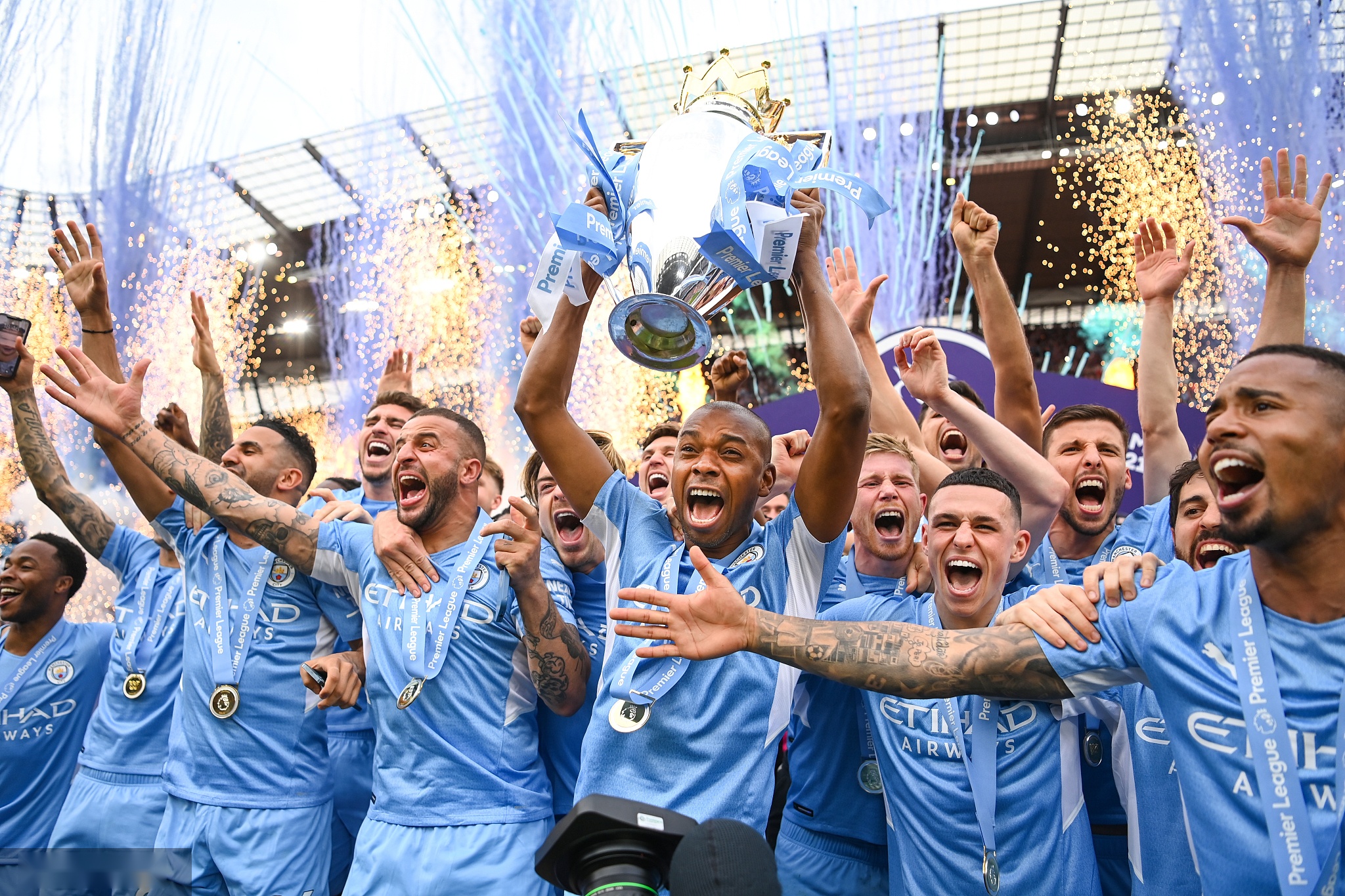 带领球队再 带领球队再